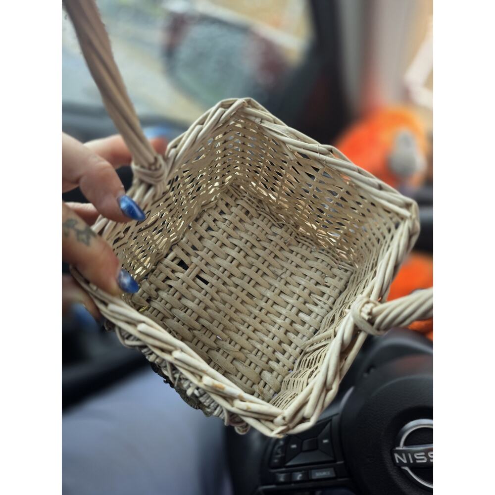 Vintage Rustic Basket Woven Wicker Ceramic Heart Farmhouse Cottage Shabby Chic - Picture 7 of 8